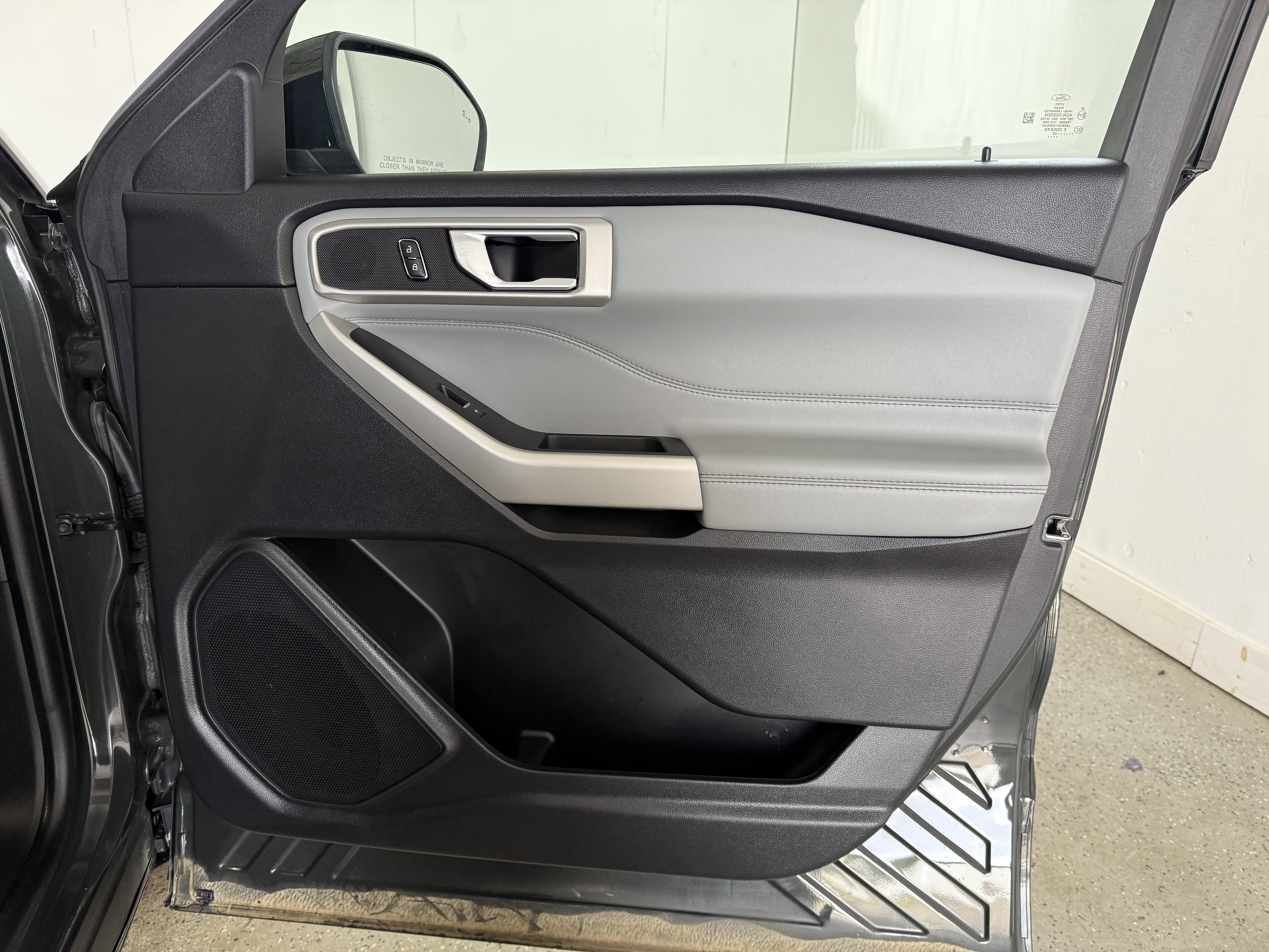 Used 2022 Ford Explorer XLT w/ Equipment Group 202A image 33