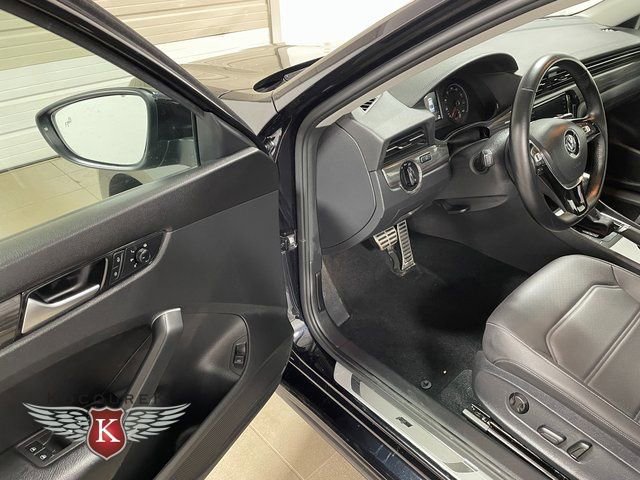Used 2020 Volkswagen Passat 2.0T R-Line FWD image 11
