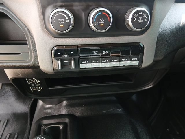 Used 2020 RAM 3500 Tradesman w/ Chrome Appearance Group AWD/4WD image 38