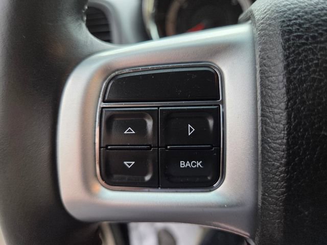 Used 2016 Dodge Grand Caravan SXT w/ Rear Park Assist Package FWD image 25
