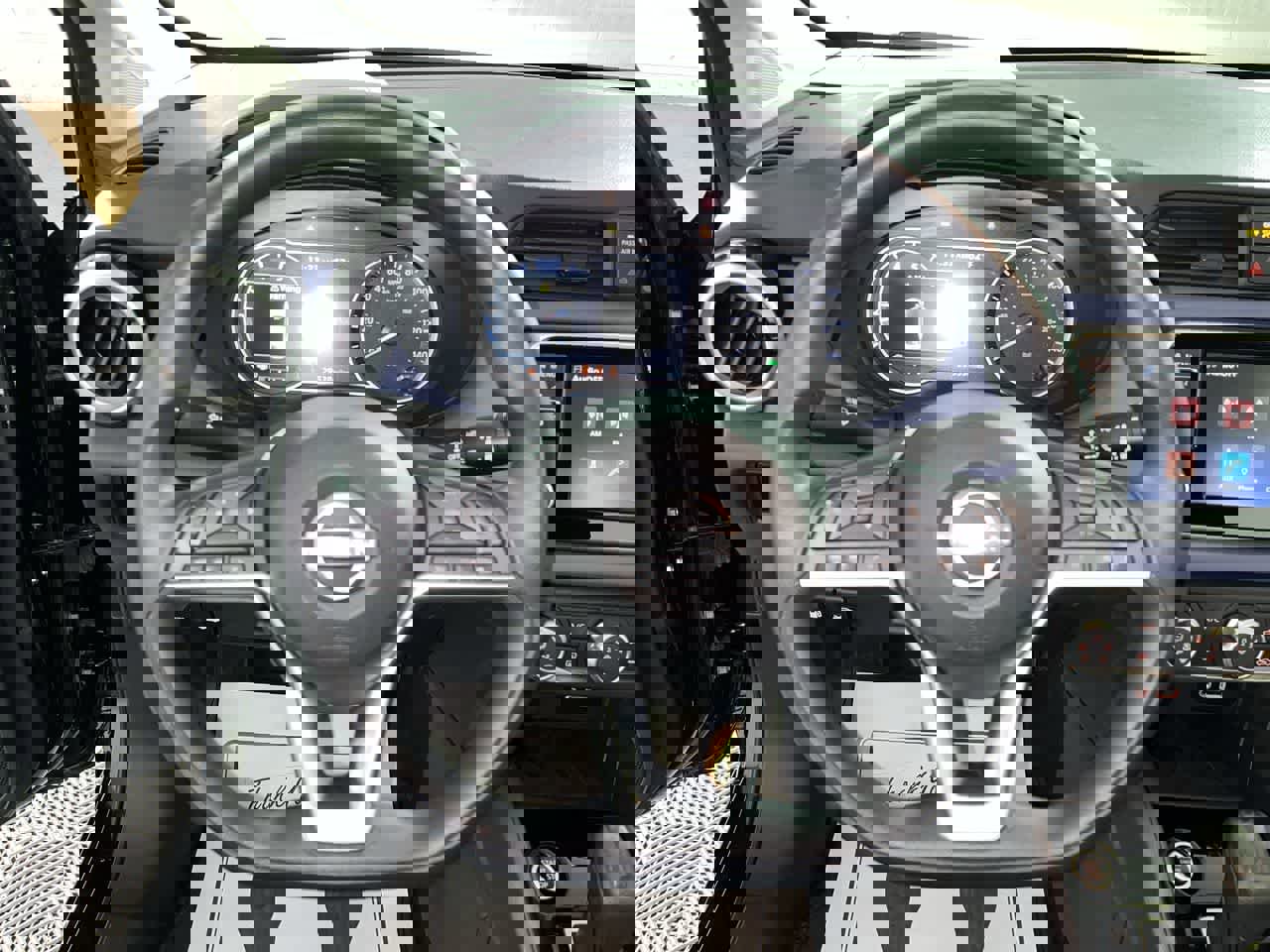 Used 2024 Nissan Versa SV image 16