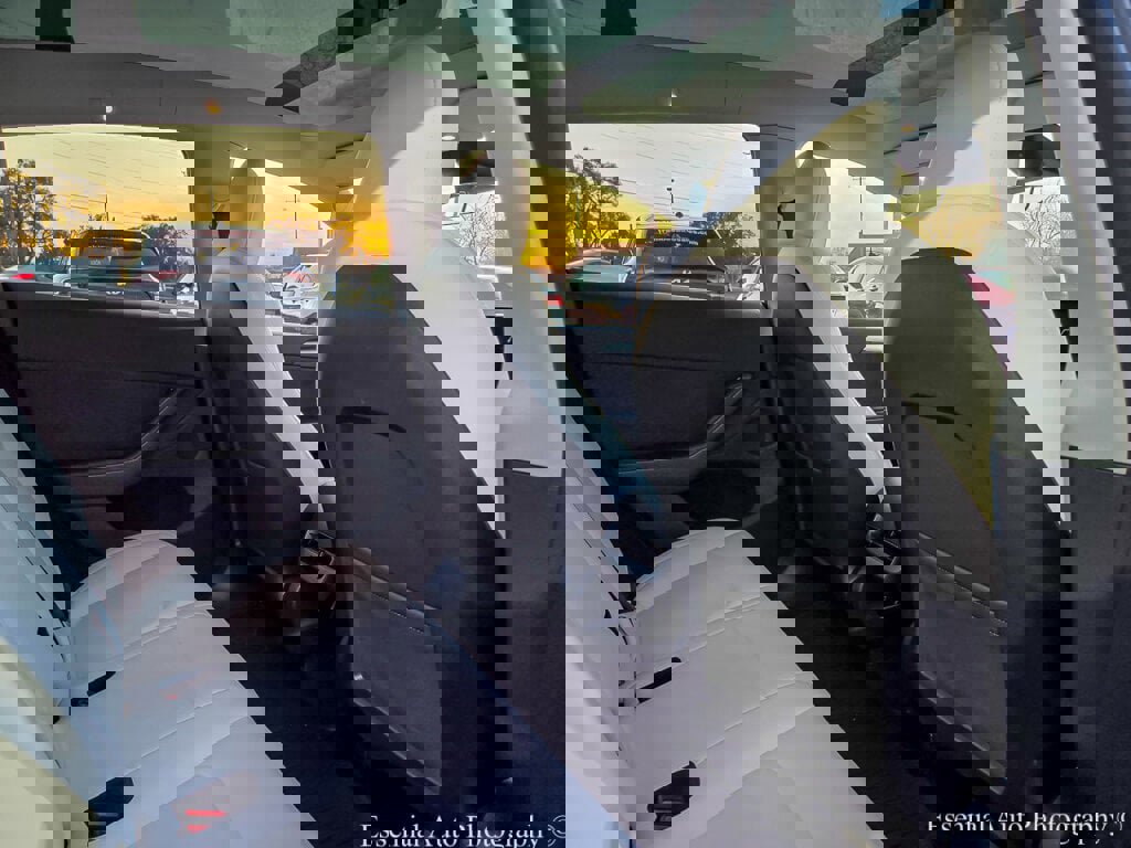 Used 2023 Tesla Model Y Long Range image 31