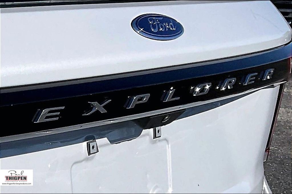 New 2026 Ford Explorer Active w/ Active Comfort Package image 12