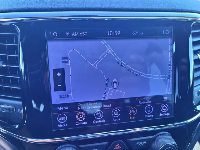Used 2019 Jeep Grand Cherokee Altitude AWD/4WD image 16