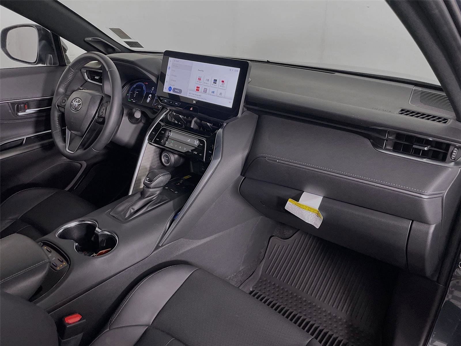 Used 2023 Toyota Venza Limited image 31