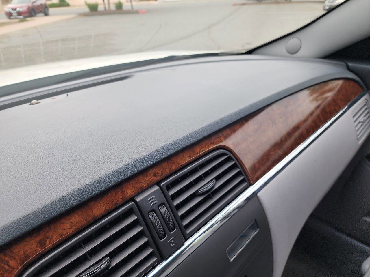 Used 2005 Buick LaCrosse CXS image 35