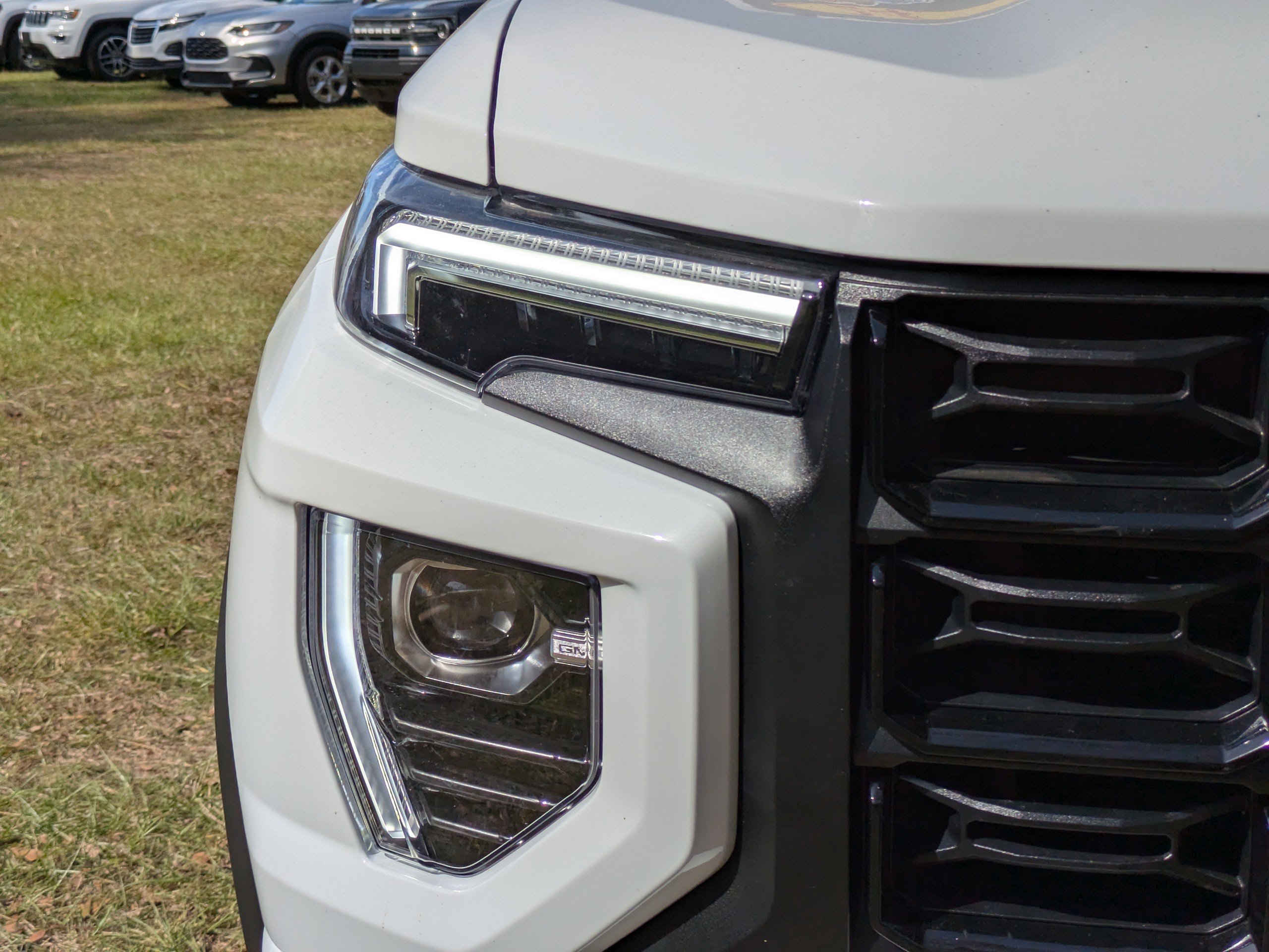 Used 2024 GMC Canyon Elevation w/ Convenience Package image 10