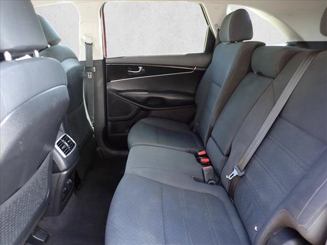 Used 2017 Kia Sorento FWD w/ LX Convenience Package image 9