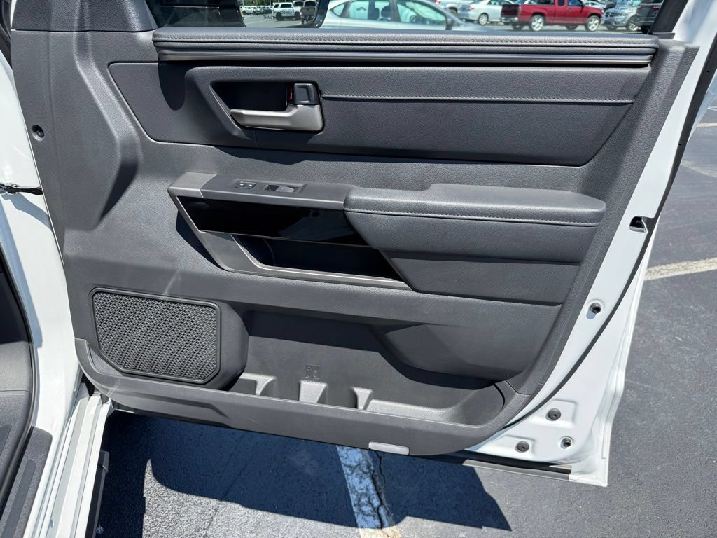 Used 2024 Toyota Tundra Limited AWD/4WD image 44