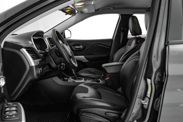 Used 2017 Jeep Cherokee Trailhawk w/ Cold Weather Group image 26