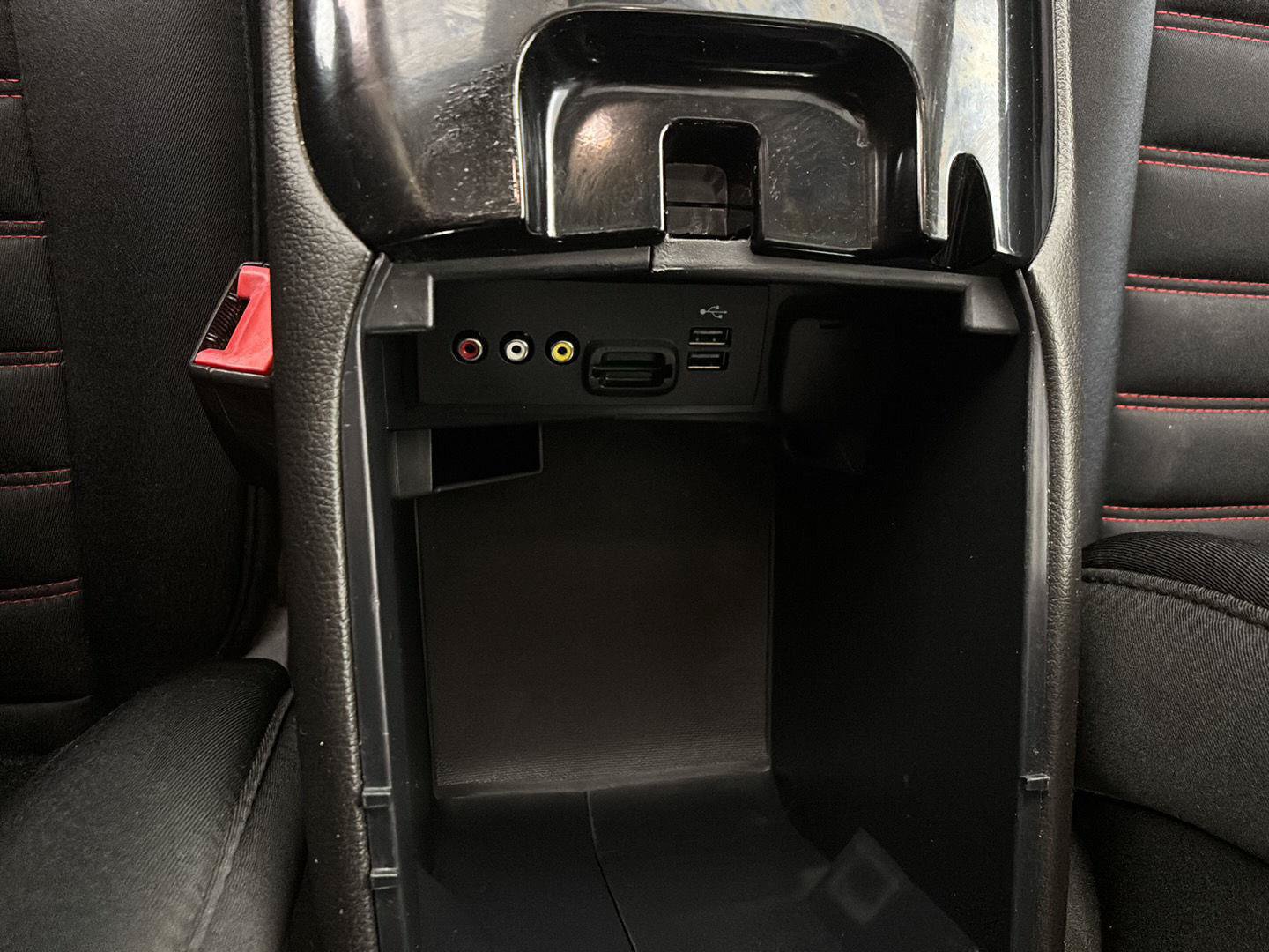 Used 2015 Ford Fusion SE FWD image 35