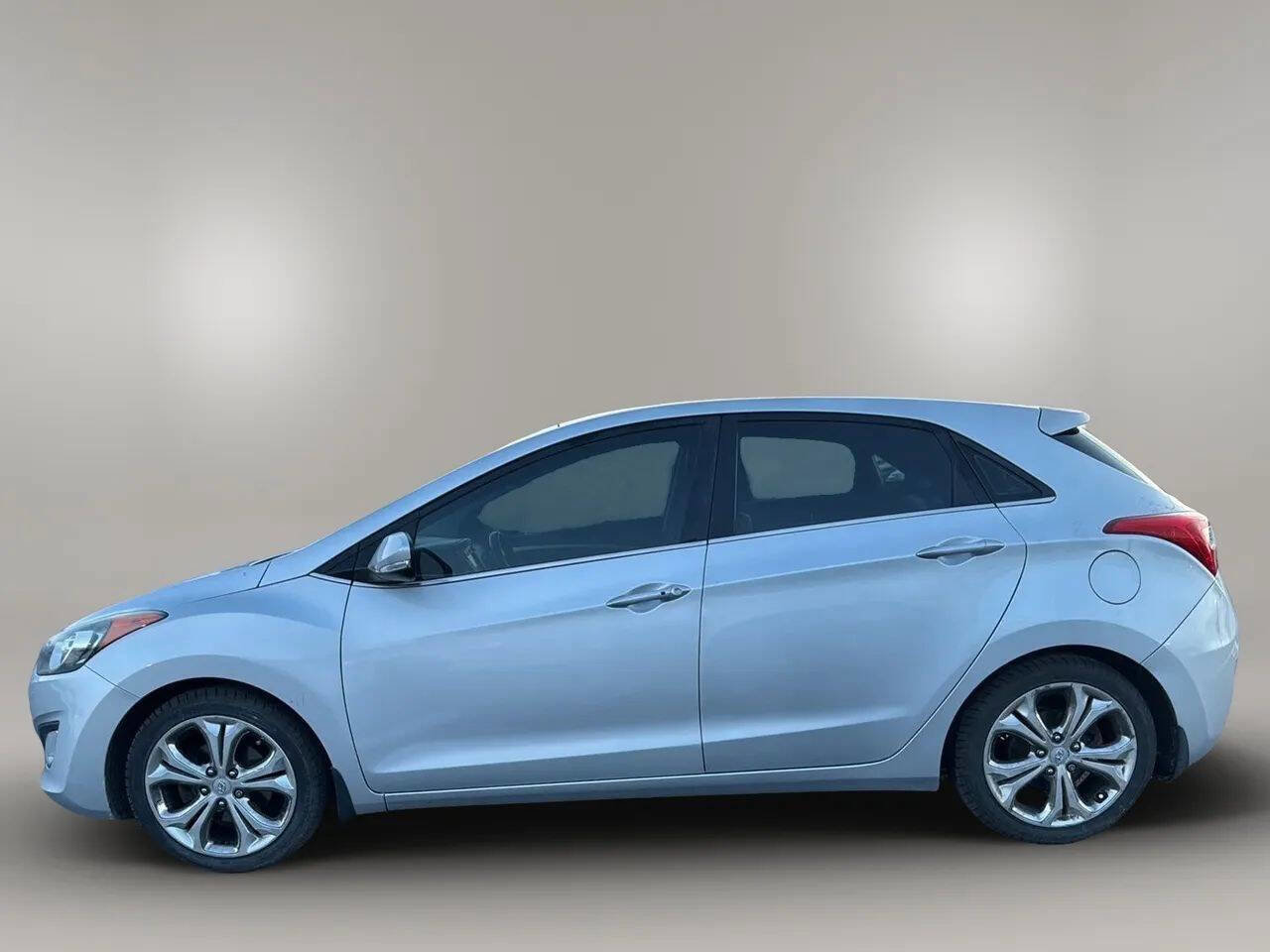 Used 2014 Hyundai Elantra GT w/ Option Group 03 image 4