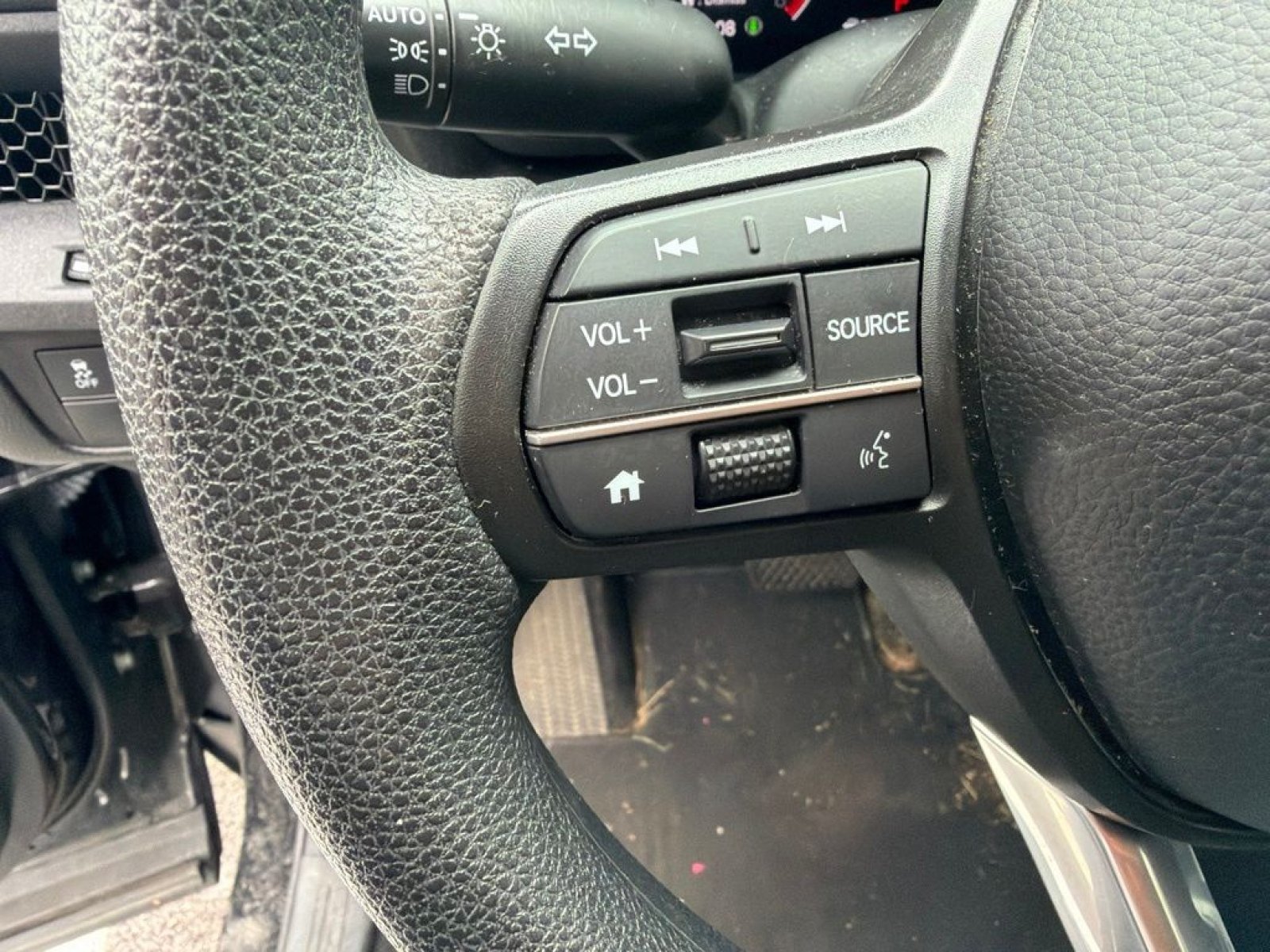 Used 2024 Honda CR-V LX image 10