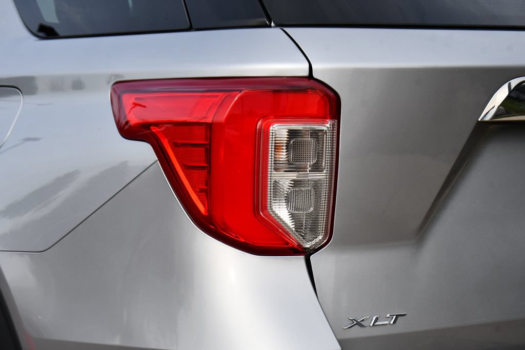 Used 2023 Ford Explorer XLT w/ Equipment Group 202A AWD/4WD image 38