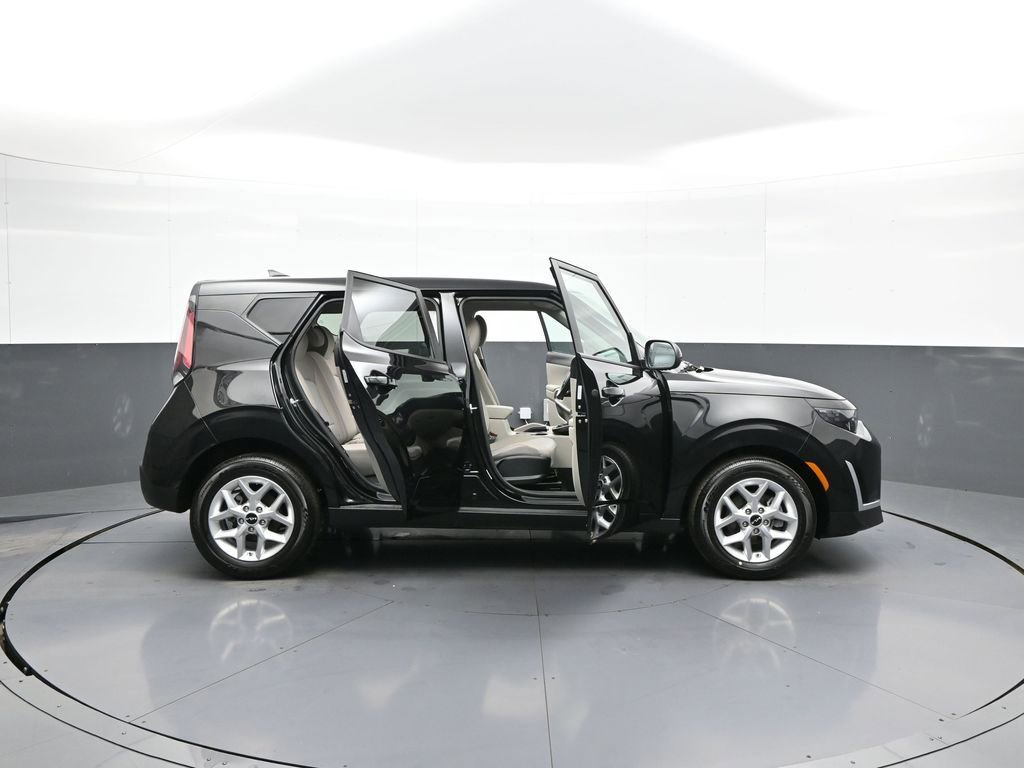 Certified 2025 Kia Soul LX w/ LX Technology Package image 41