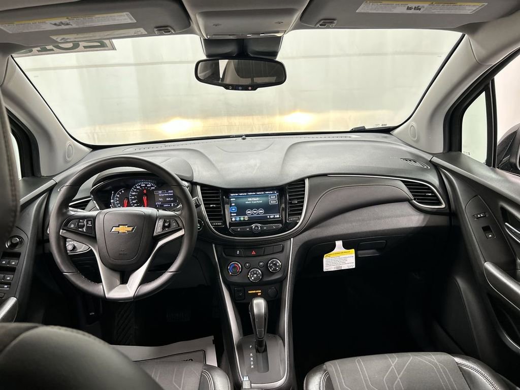 Used 2019 Chevrolet Trax LT w/ LT Convenience Package image 18