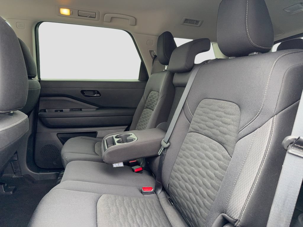 Used 2025 Nissan Pathfinder SV FWD image 21
