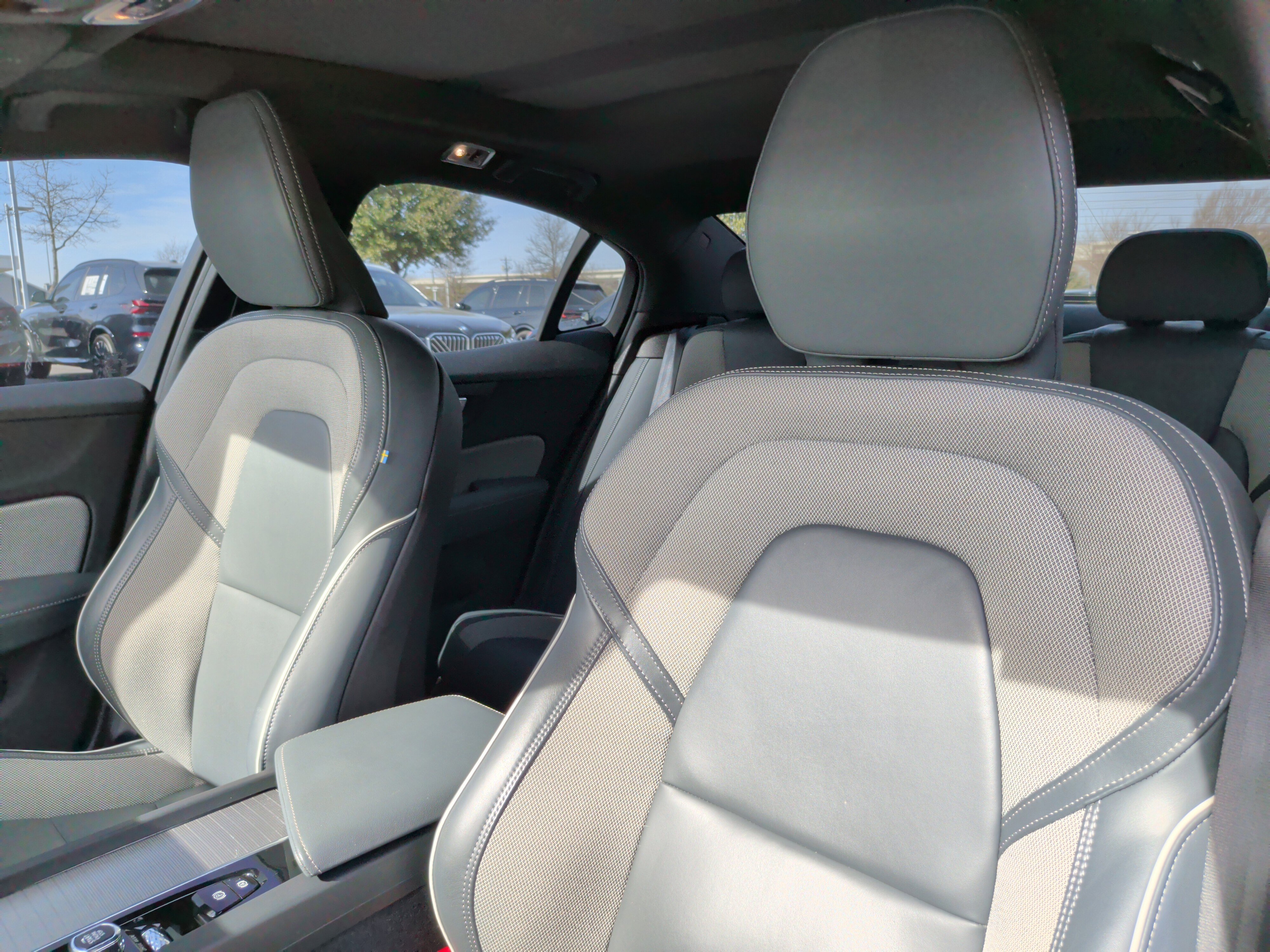 Used 2021 Volvo S60 T5 R-Design image 27