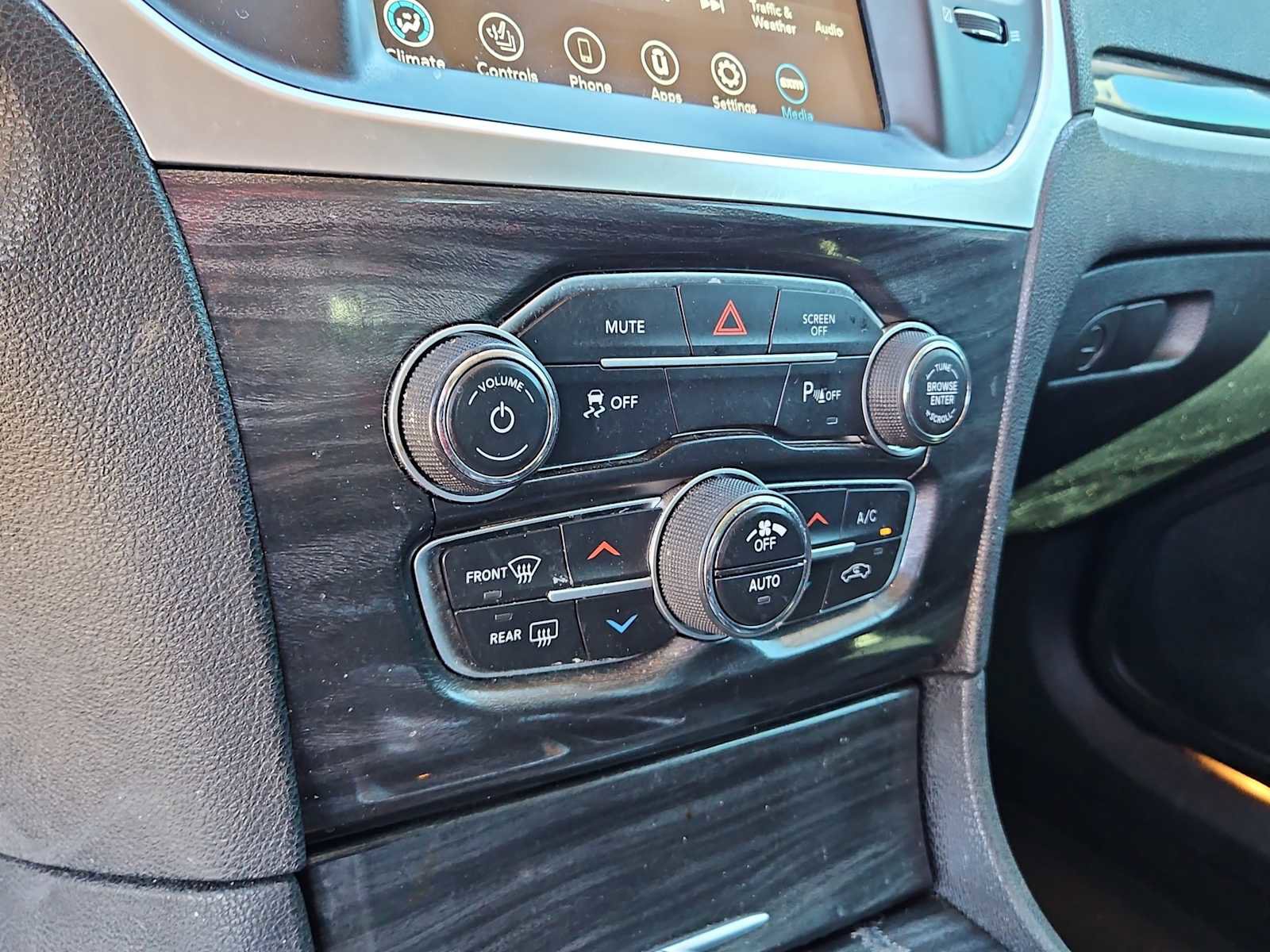 Used 2022 Chrysler 300 Touring L image 24