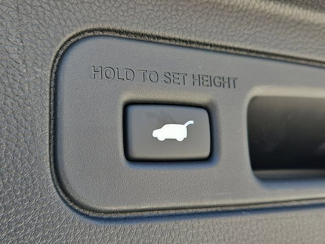 Used 2025 Honda Pilot Touring image 17