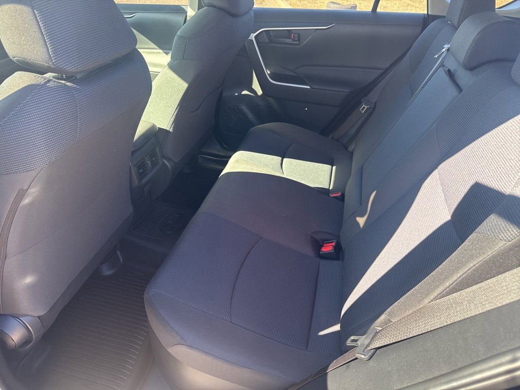 Used 2022 Toyota RAV4 LE image 18