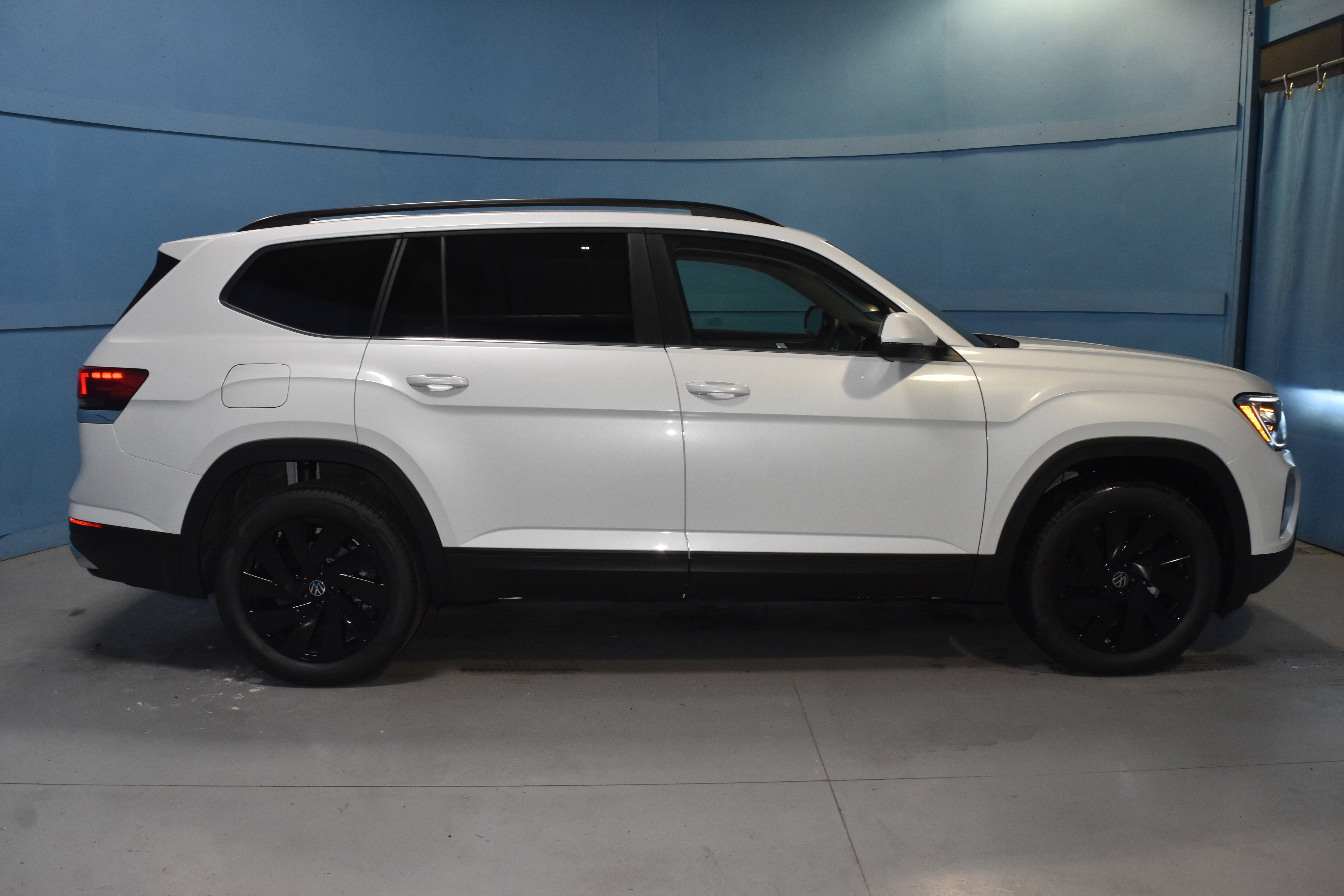 New 2026 Volkswagen Atlas SE FWD image 19
