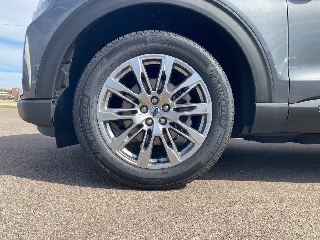 New 2025 Ford Explorer Active image 17