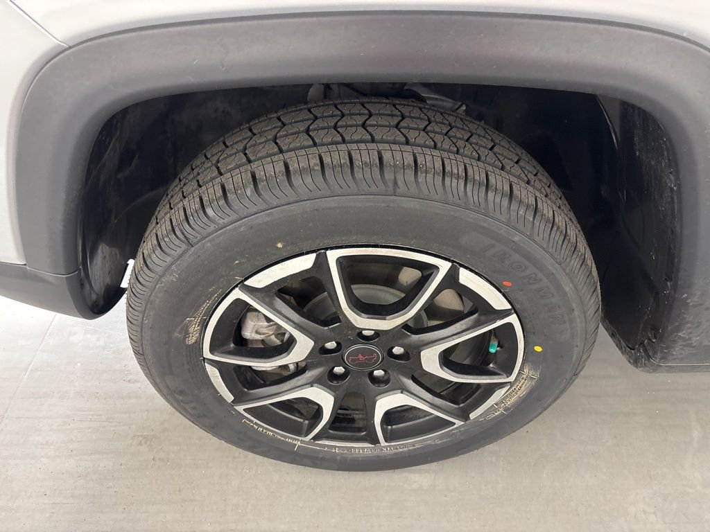 Used 2025 Jeep Compass Trailhawk AWD/4WD image 11