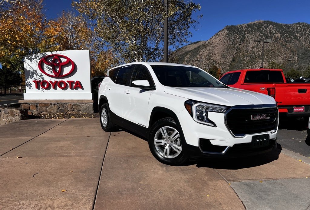 Used 2024 GMC Terrain SLE