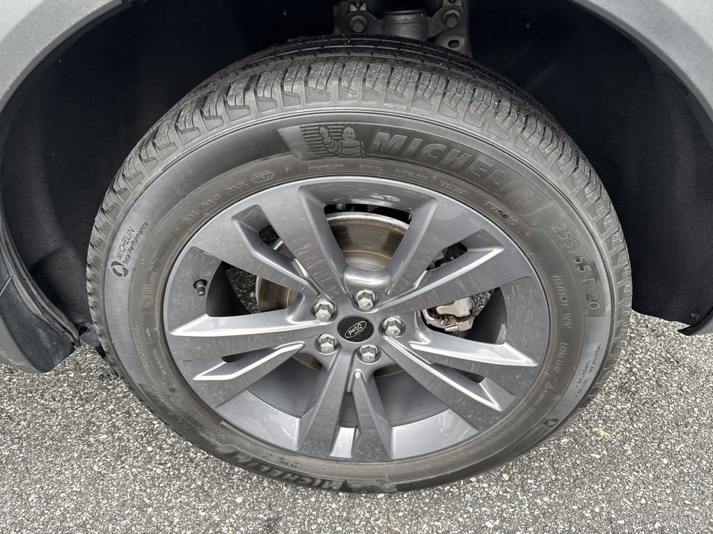 Used 2022 Ford Explorer XLT w/ Equipment Group 202A image 22