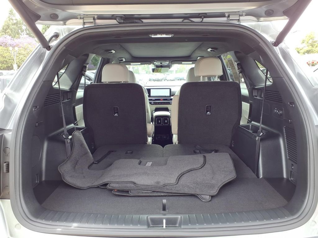 Certified 2025 Kia Sorento SX Prestige AWD/4WD image 24