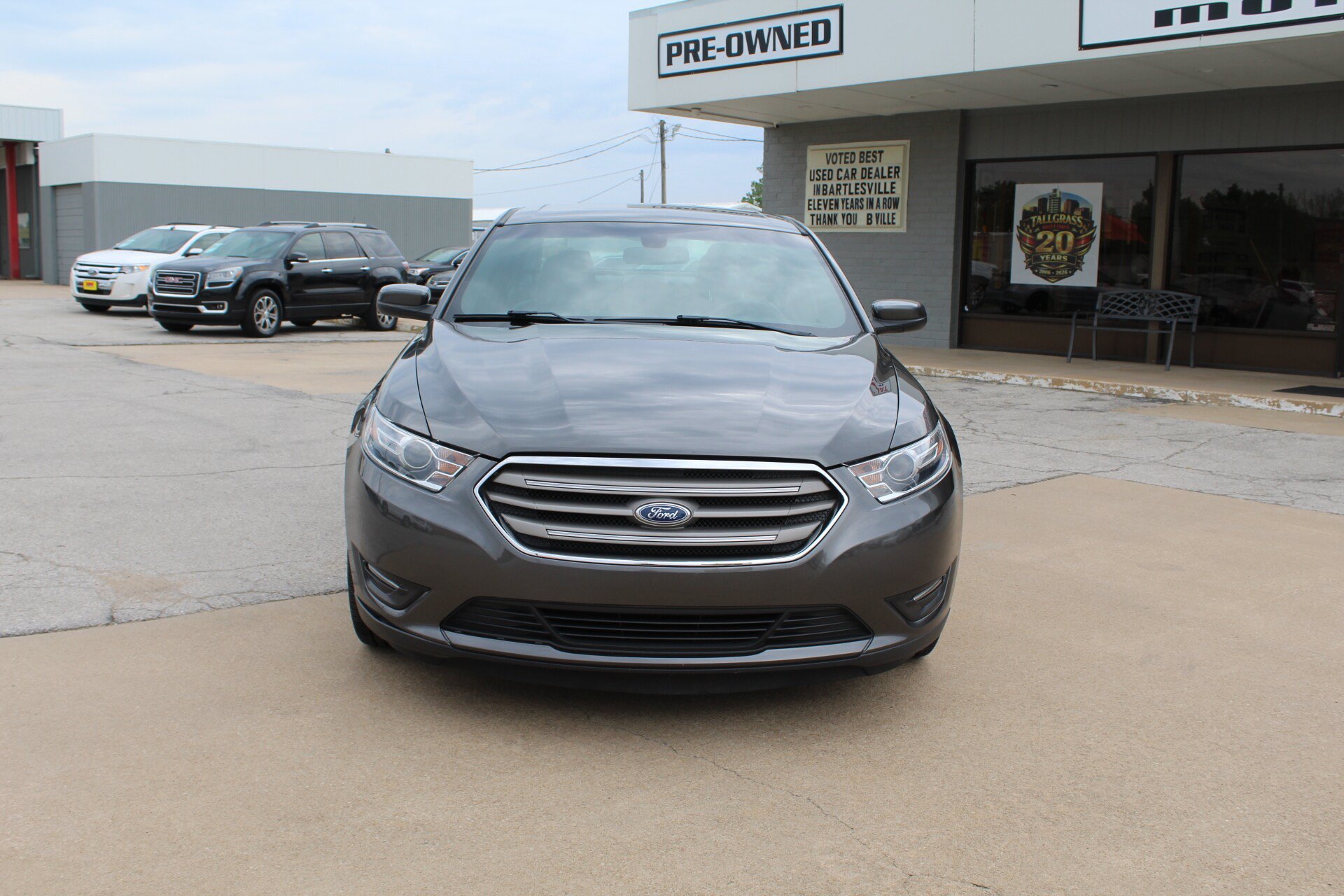 Used 2018 Ford Taurus SEL w/ Equipment Group 201A FWD image 11
