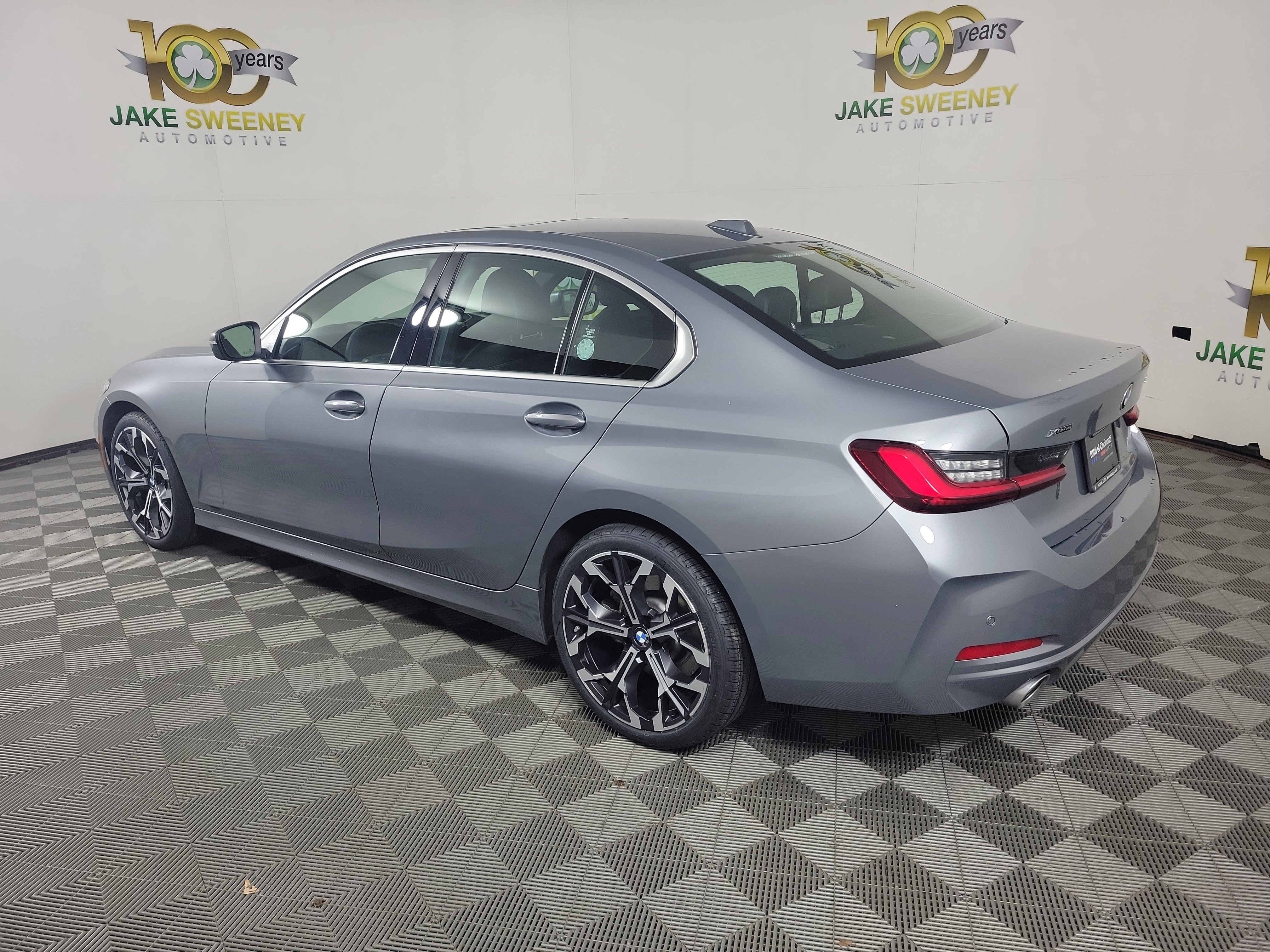 Certified 2025 BMW 330i xDrive Sedan w/ Premium Package AWD/4WD image 5