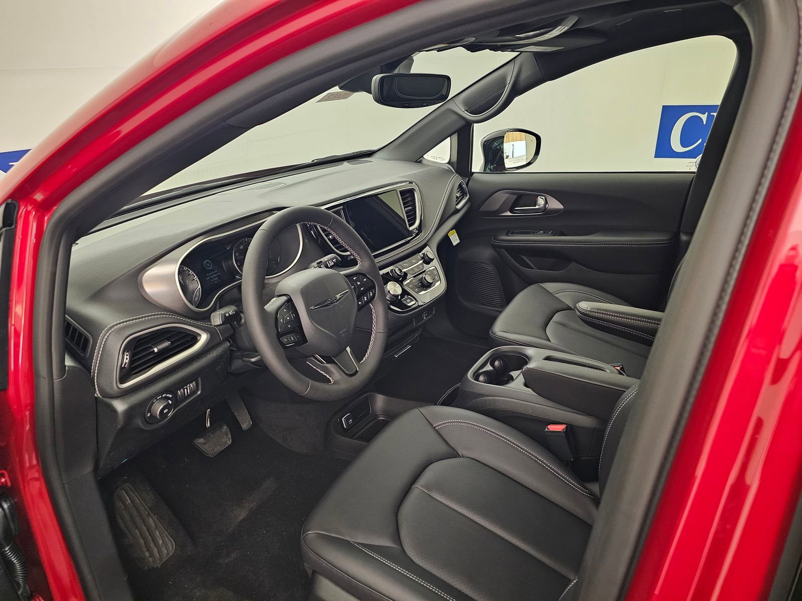 New 2026 Chrysler Pacifica Select image 10