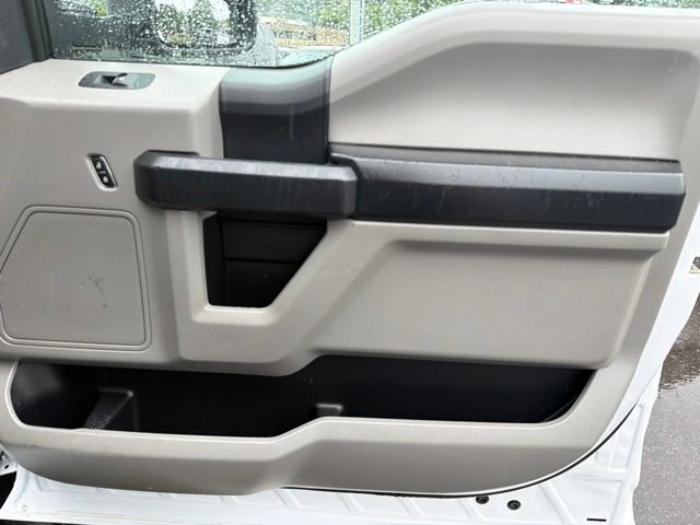Used 2019 Ford F550 4x4 Regular Cab Super Duty w/ XL Value Package image 10
