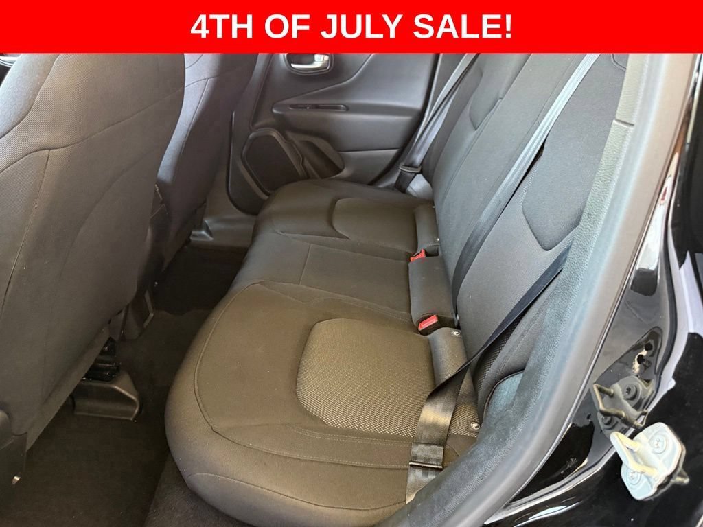 Used 2023 Jeep Renegade Latitude AWD/4WD image 27