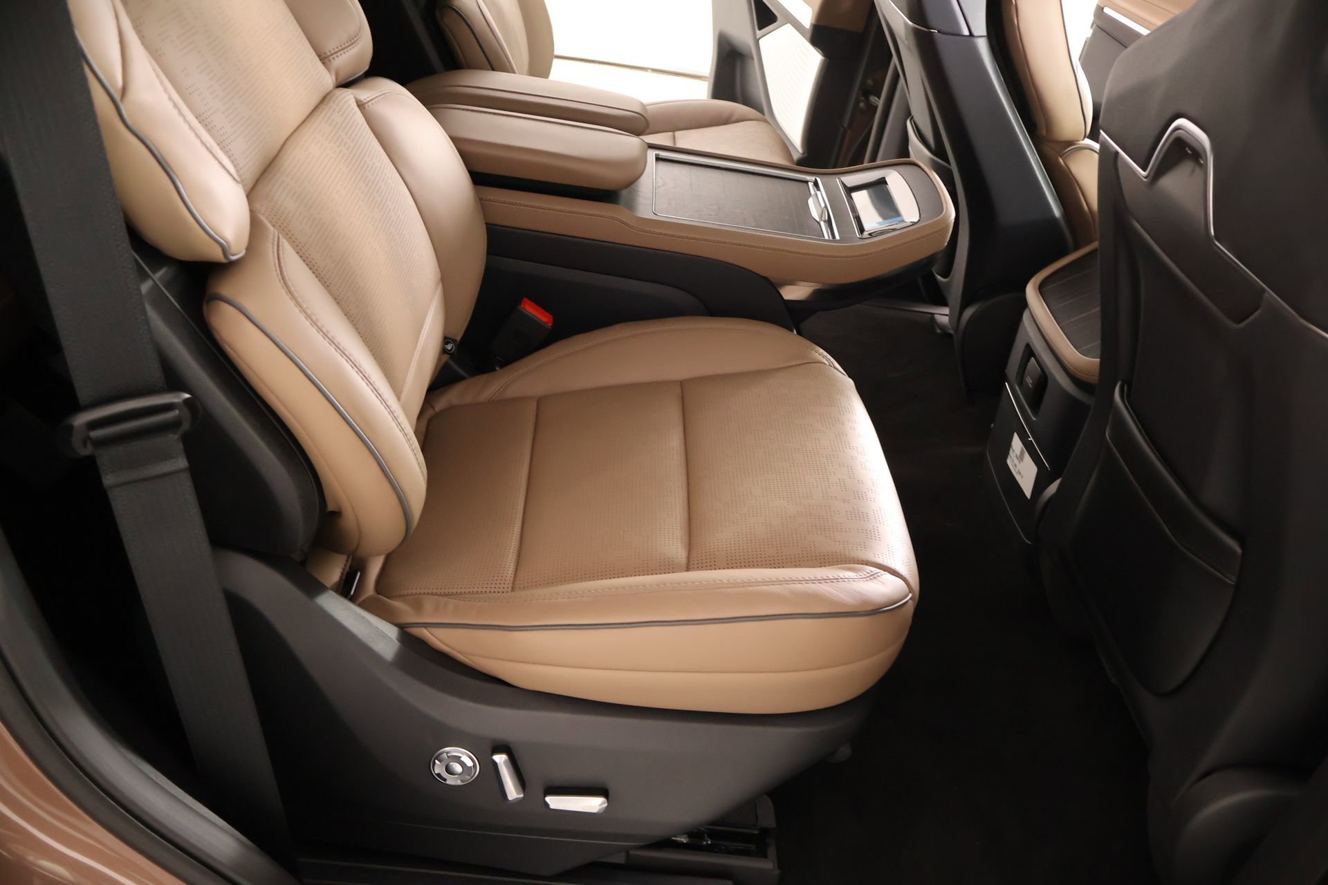New 2026 Lincoln Navigator Black Label AWD/4WD image 15