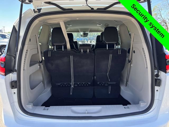 Used 2023 Chrysler Pacifica Touring-L FWD image 38