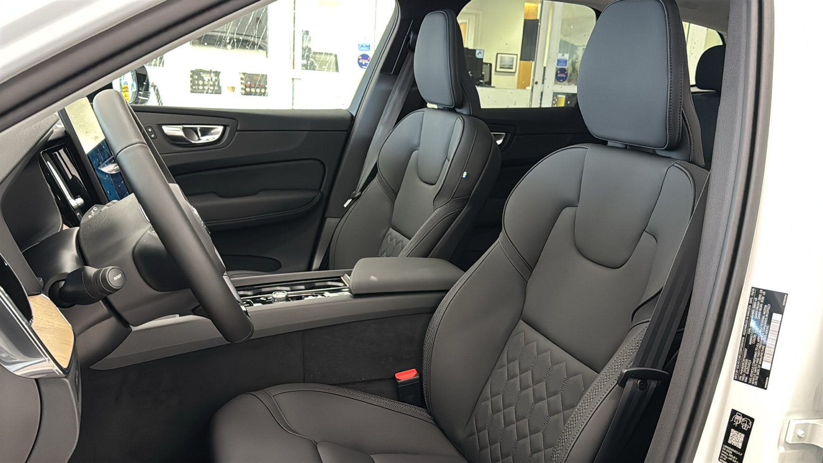 New 2026 Volvo XC60 T8 Plus w/ Protection Package Premier AWD/4WD image 23