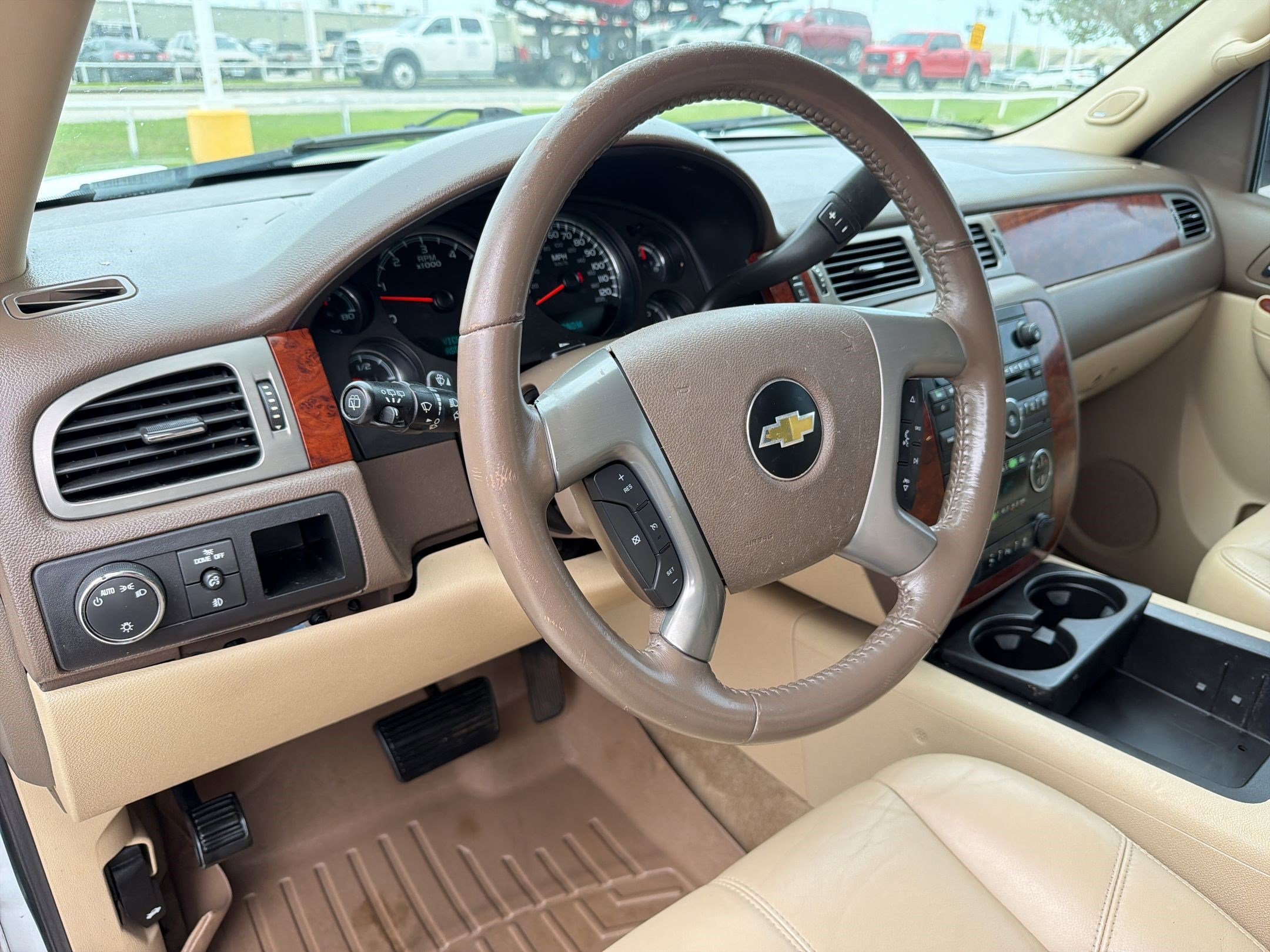 Used 2012 Chevrolet Tahoe LT RWD image 4