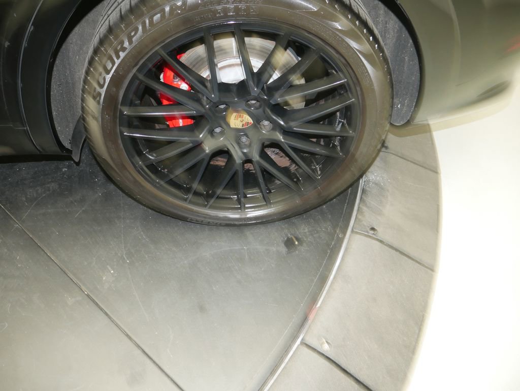 Certified 2023 Porsche Cayenne GTS AWD/4WD image 16