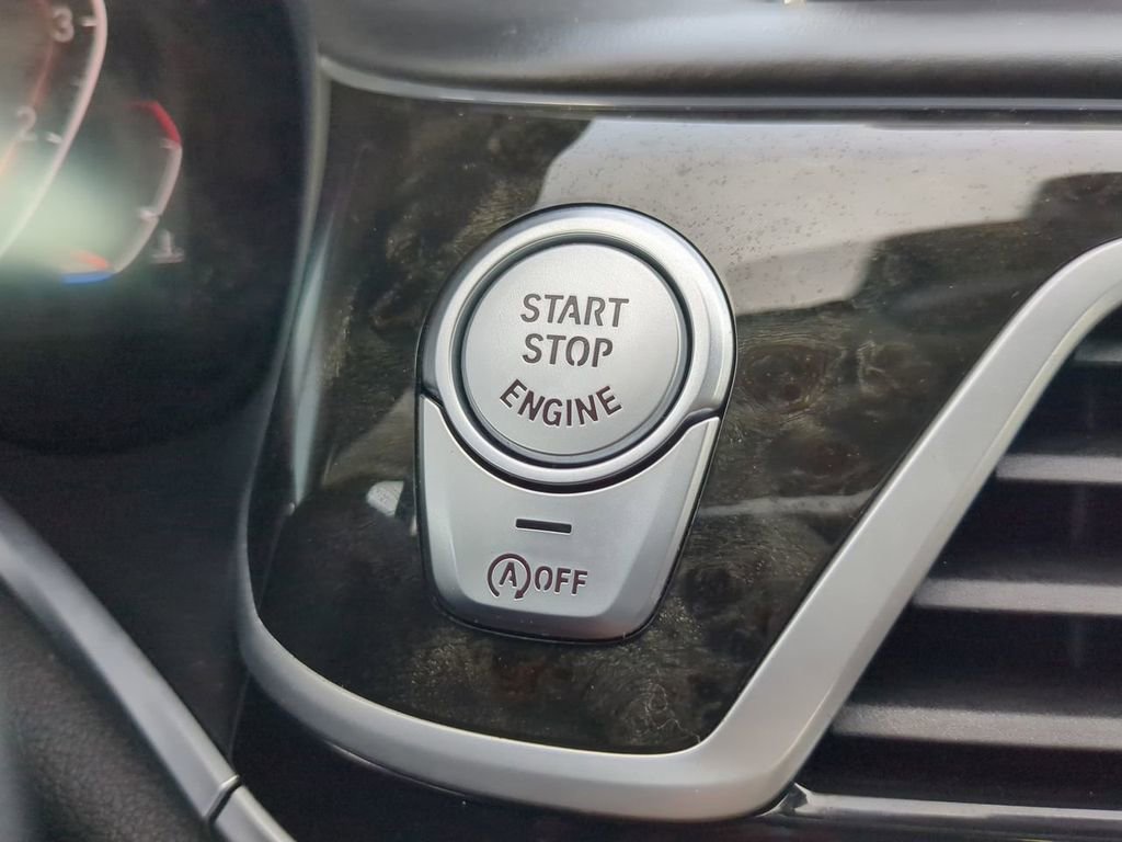 Used 2020 BMW 750i xDrive w/ Executive Package image 26