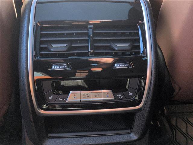 Used 2025 BMW X7 M60i image 18