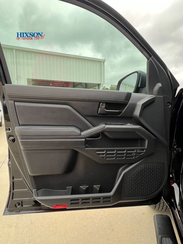 Used 2025 Toyota Tacoma SR image 9