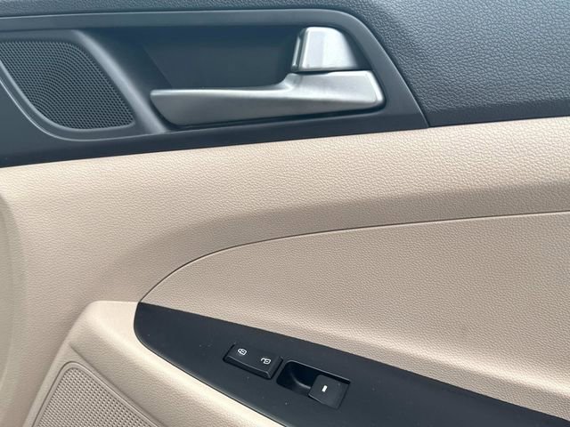 Used 2017 Hyundai Tucson SE image 19