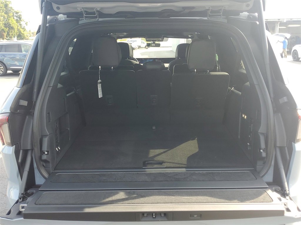 New 2025 Lincoln Navigator L Reserve w/ Jet Appearance Package image 7