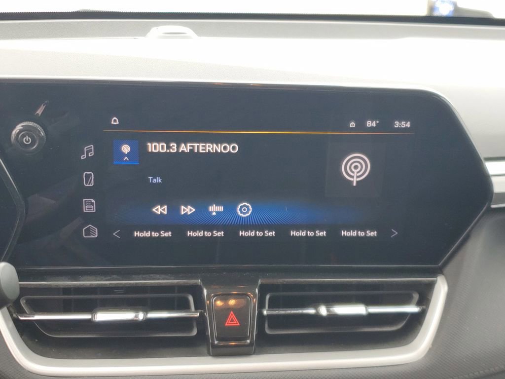 Used 2025 Chevrolet TrailBlazer LT AWD/4WD image 23