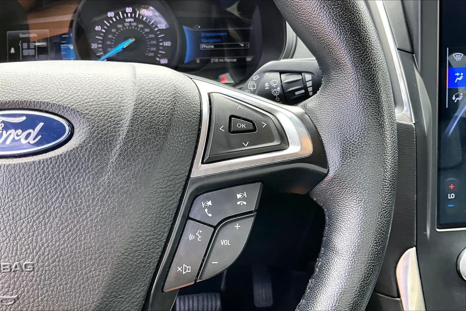 Used 2022 Ford Edge Titanium AWD/4WD image 25