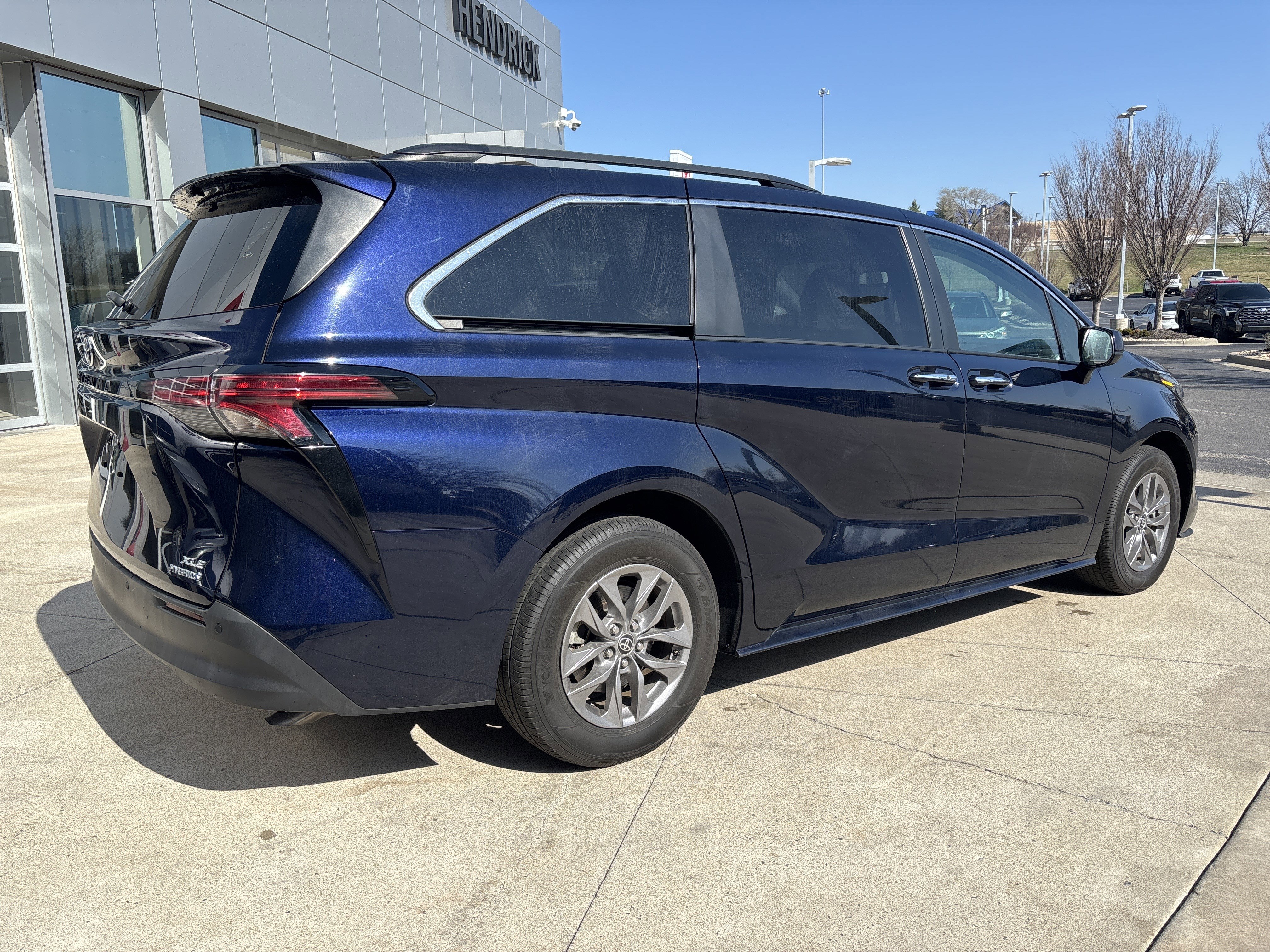 Used 2022 Toyota Sienna XLE FWD image 6