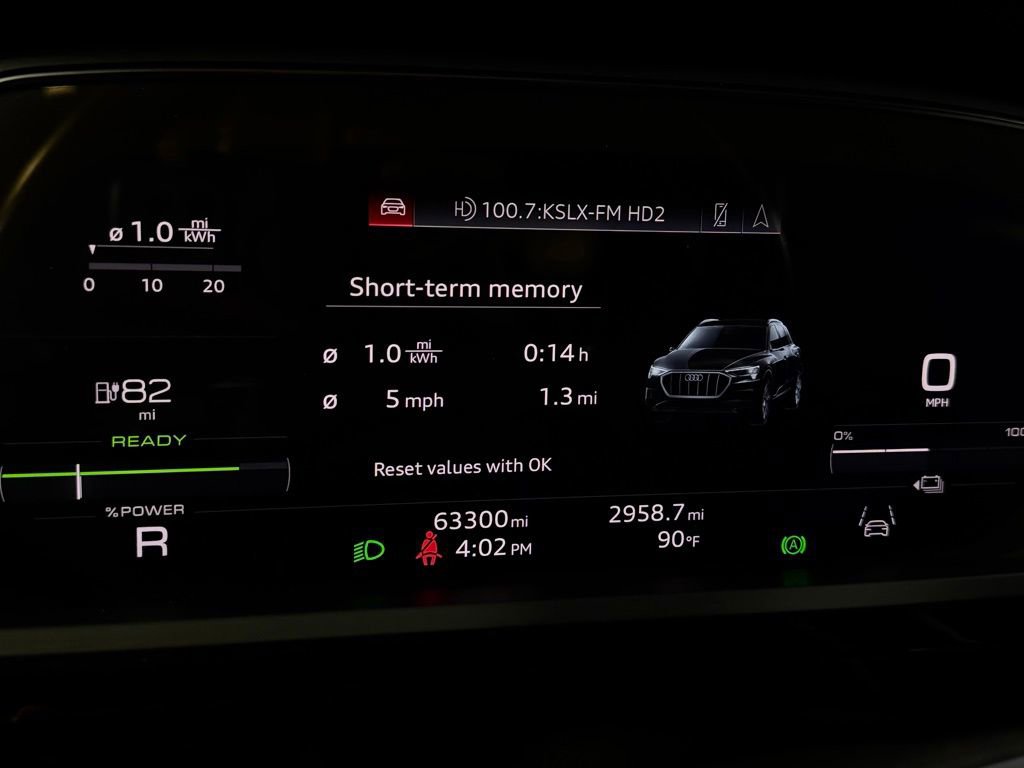 Used 2021 Audi e-tron Premium w/ Convenience Plus Package AWD/4WD image 18